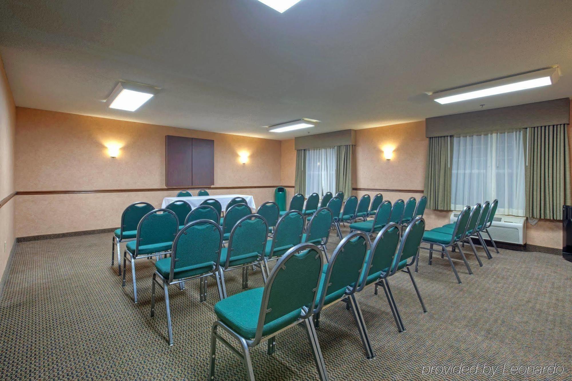 Country Inn & Suites By Radisson, Waterloo, Ia Üzleti fotó